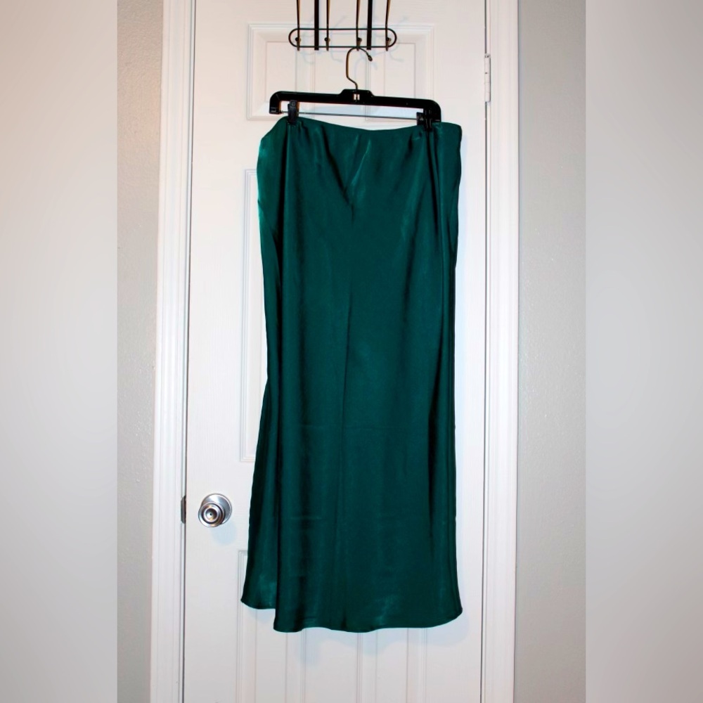 Maurice’s Forrest green silk maxi skirt 1X
